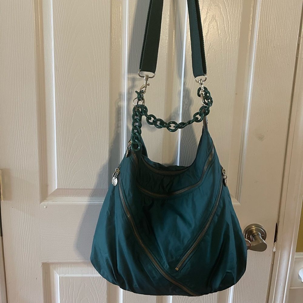 Alexisuospny Nylon Green large shoulder bag Chain Strap gold tone hardwares .